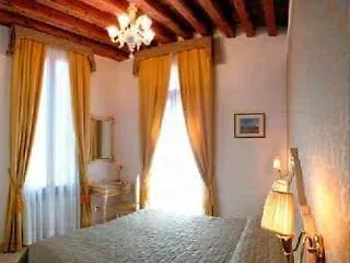 فندق مبيت وإفطار البندقية-ليدو B & B Livia Oliva